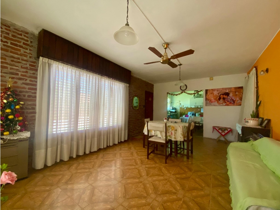 LATORRE PROP. VENDE CASA 3 AMB CON PARQUE Y GARAGE — foto 4