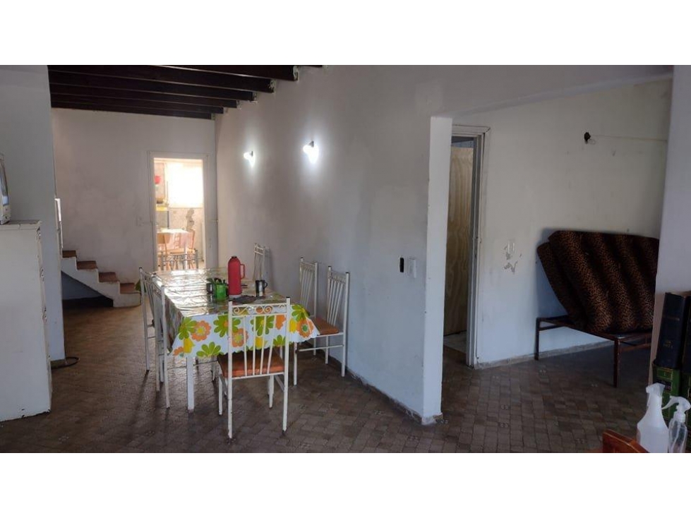 LATORRE PROP. VENDE CHALET 5 AMBIENTES CERCA DEL MAR - 4