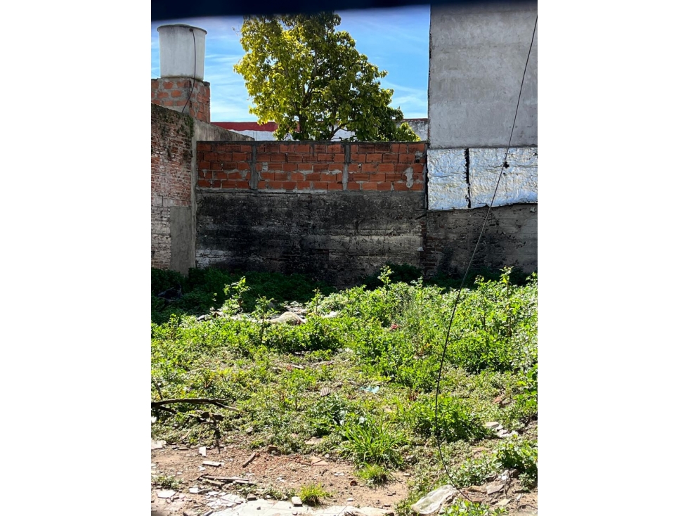 LATORRE PROP. VENDE LOTE BALDIO EN ALVARADO Y NEUQUEN