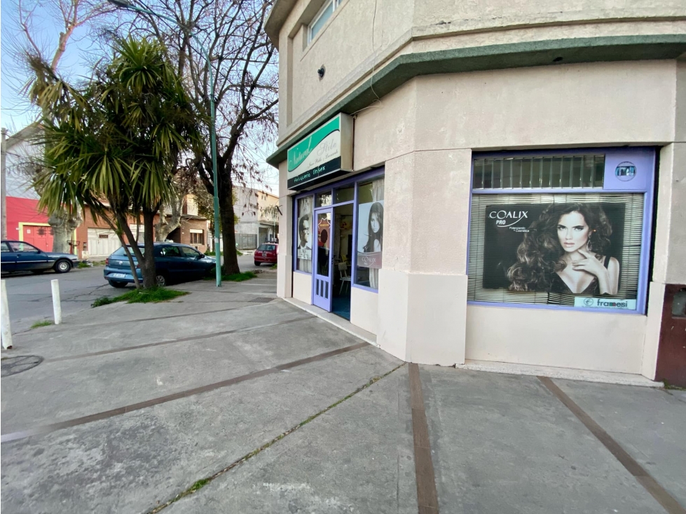 LATORRE PROP. VENDE LOCAL COMERCIAL CON DEPTO — foto 3