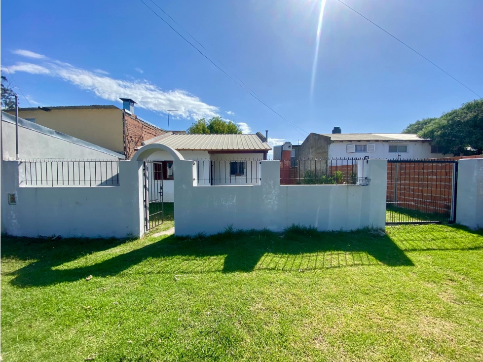 LATORRE PROP. VENDE CHALET CON PARQUE - APTO CREDITO — foto 2