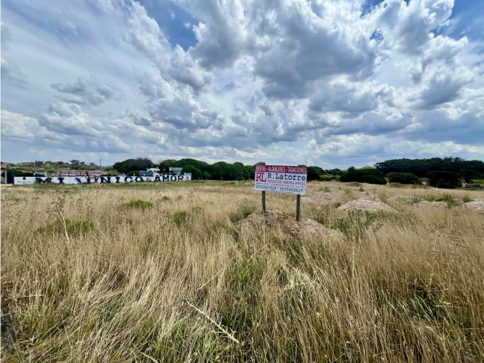 LATORRE PROP. VENDE EXCELENTE LOTE FRENTE AL MAR — foto 5