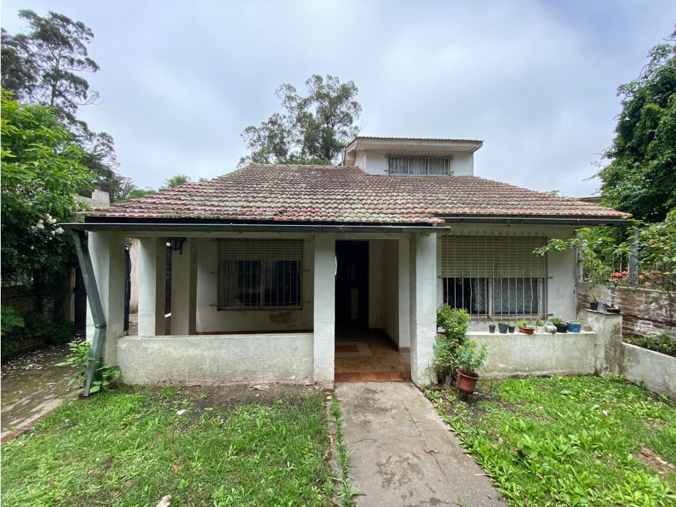 LATORRE PROP. VENDE CHALET 3 AMB + DEPTO + QUINCHO