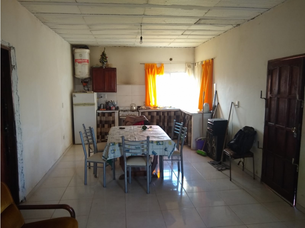 LATORRE PROP. VENDE CASA EN BARRIO SANTA ELENA - A METROS DEL MAR — foto 3