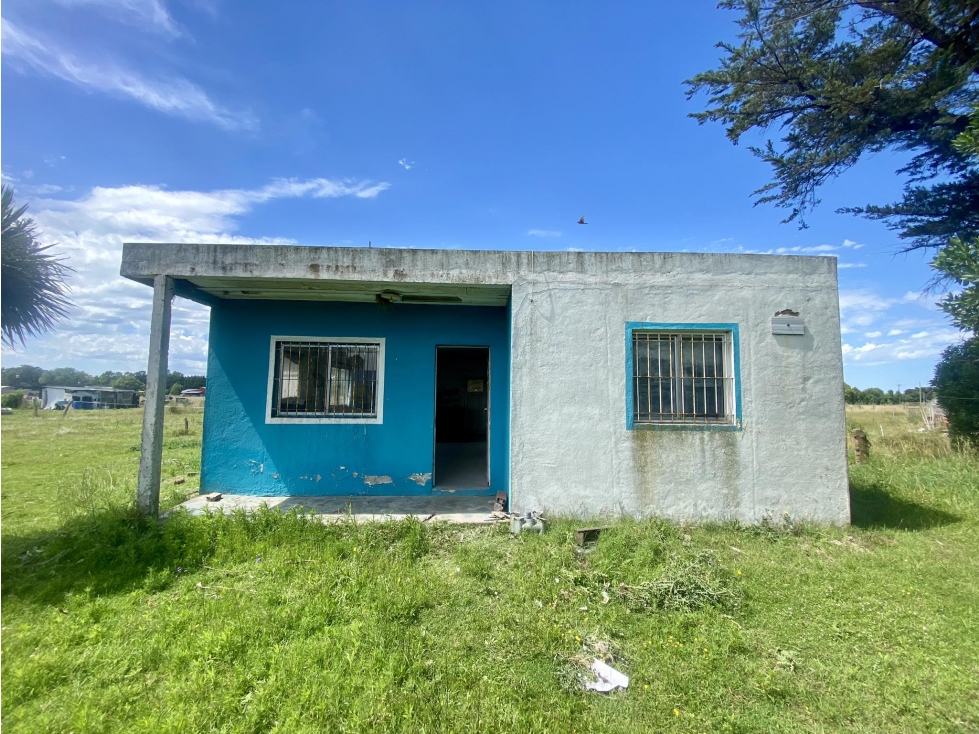 LATORRE PROP. VENDE CASA SOBRE LOTE DE 4300 M2 — foto 2