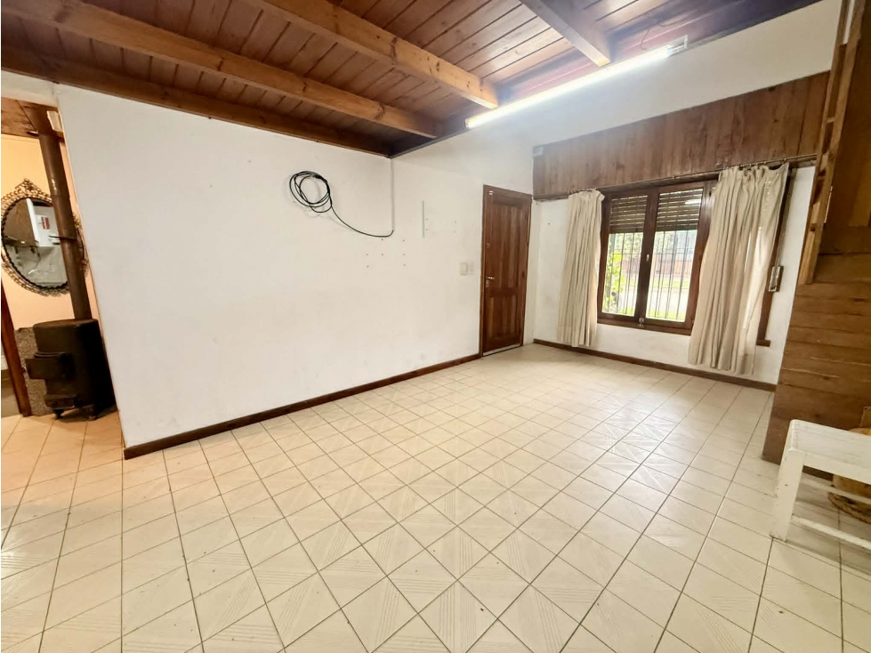 LATORRE PROP. VENDE CHALET 3 AMB - APTO CREDITO - 4