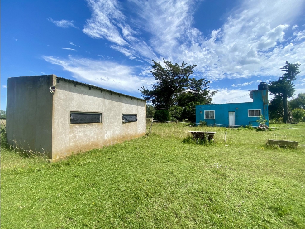 LATORRE PROP. VENDE CASA SOBRE LOTE DE 4300 M2