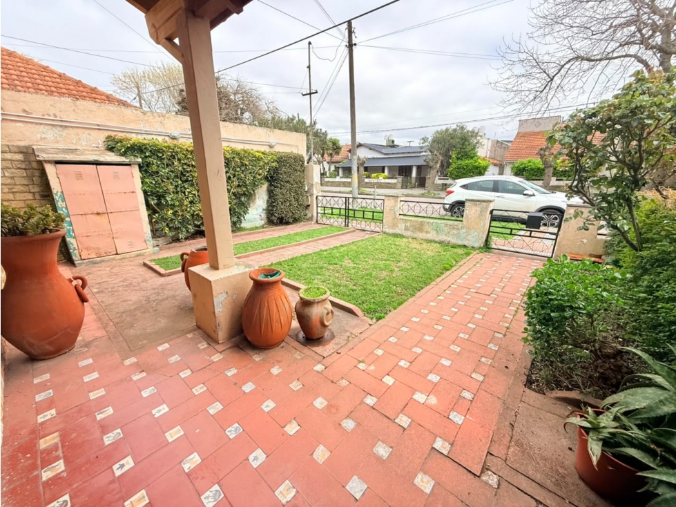 LATORRE PROP. VENDE CHALET CON GALPON EN PARQUE LURO — foto 5