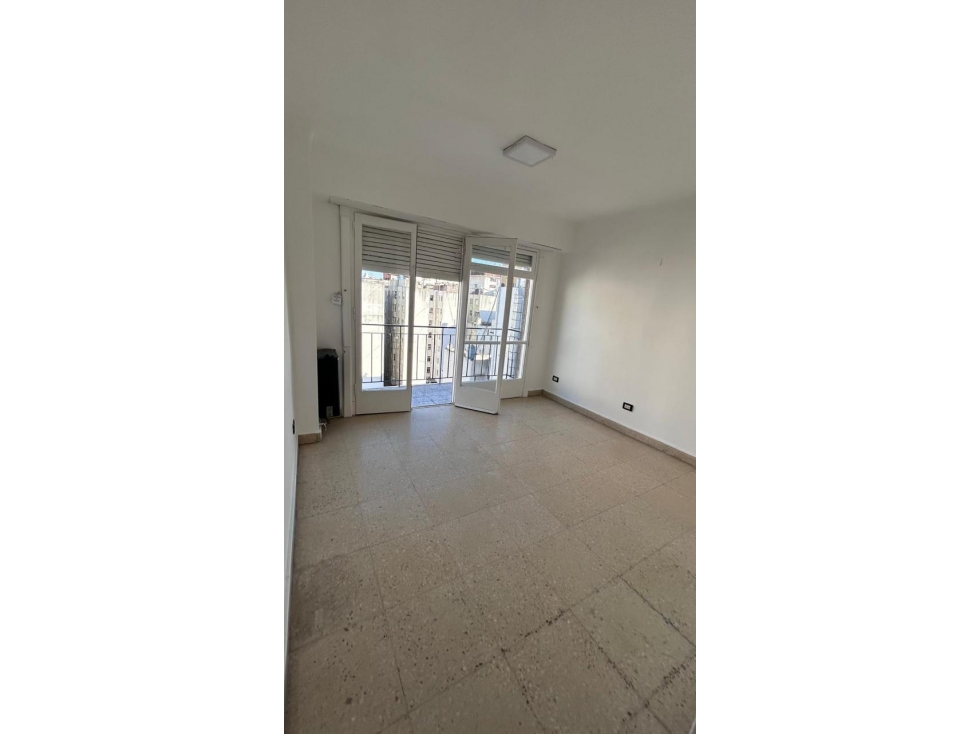 LATORRE PROP. VENDE DEPTO 2 AMB. EN EL CENTRO — foto 2