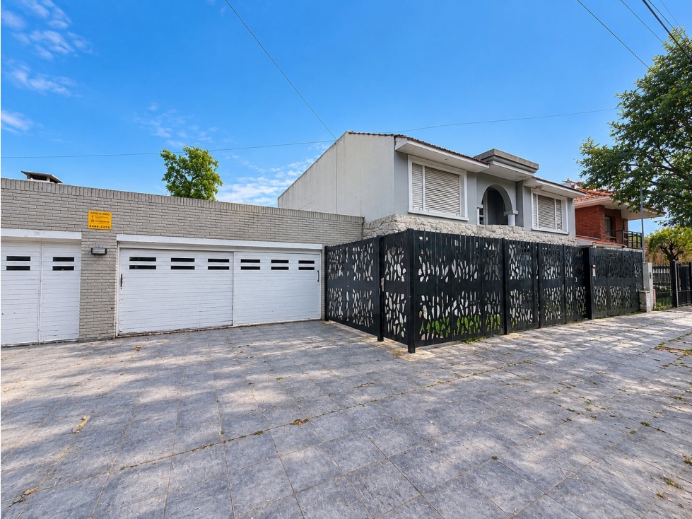 LATORRE PROP. VENDE CHALET 5 AMB. EN PINOS DE ANCHORENA - 2