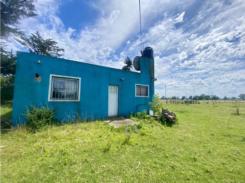 LATORRE PROP. VENDE CASA SOBRE LOTE DE 4300 M2 — foto 3