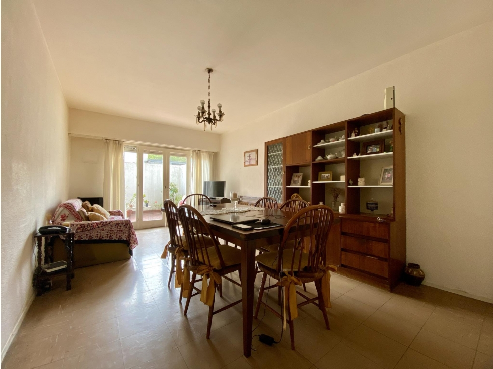 LATORRE PROP. VENDE DEPTO 3 AMB CON DOS PATIOS - LA PERLA