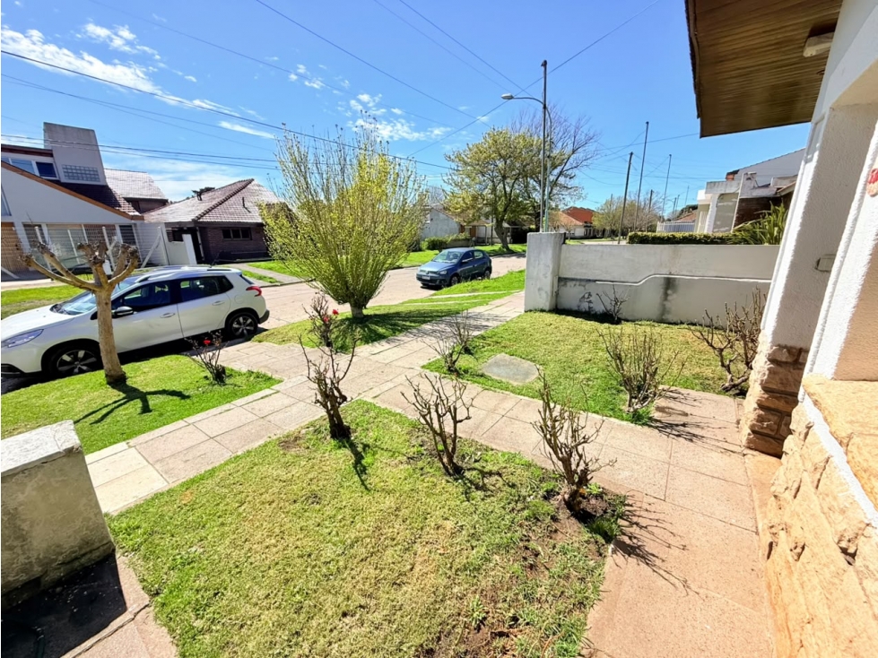 LATORRE PROP. VENDE CHALET EN PARQUE LURO - 2