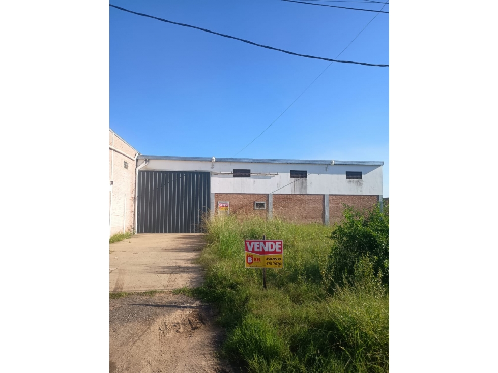 Galponazo en el centro de Fontana! - 1