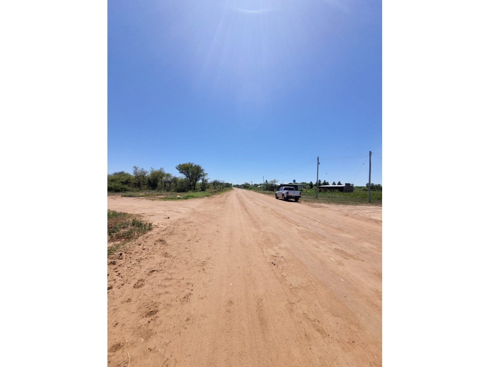 Esquina sobre Av Quijano, Paso de la Patria - 2