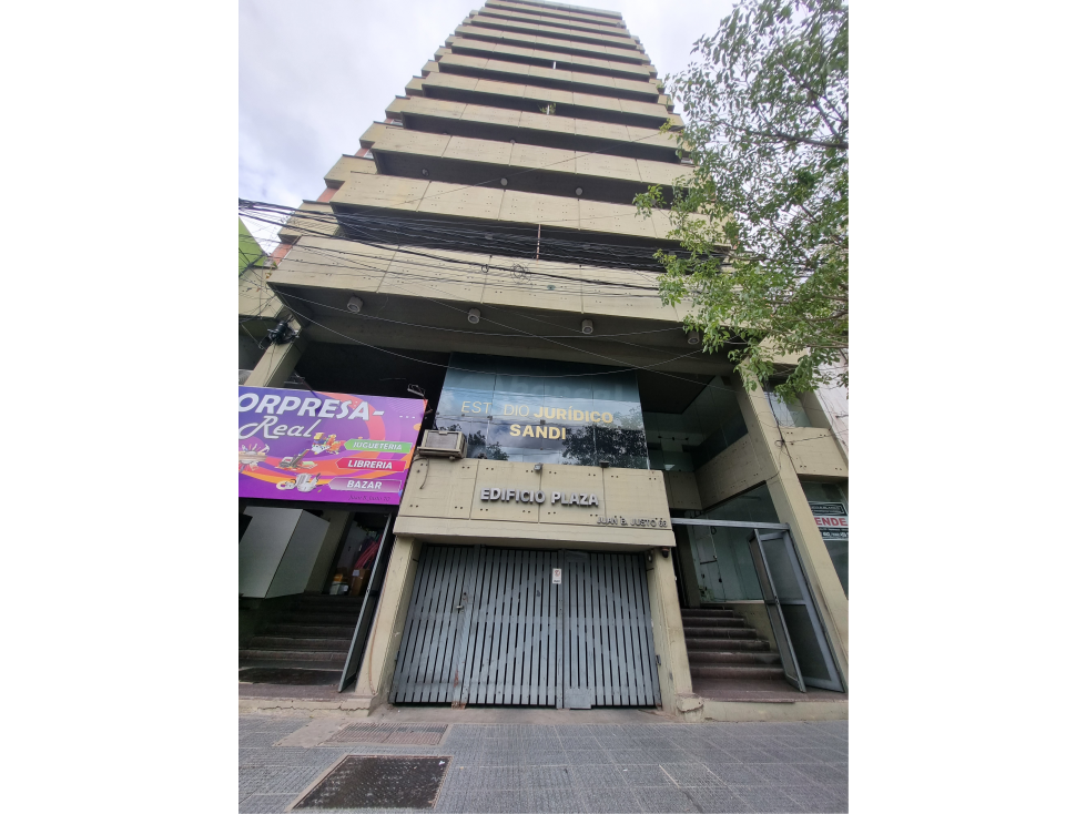 Gran entrepiso frente a Plaza 25 de Mayo! - 2