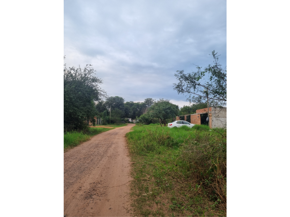 Terreno de 592 m2 zona Club Bancario, Villa Fabiana Norte - 2