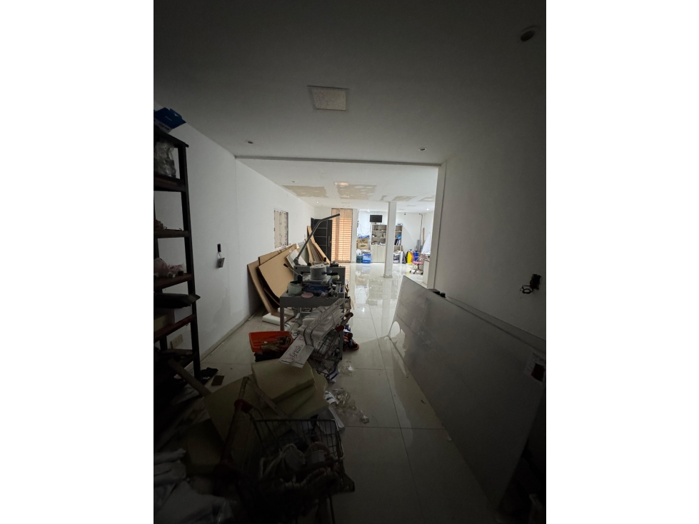 Edificio con Local en PB, galpón y departamentos u oficinas — foto 4