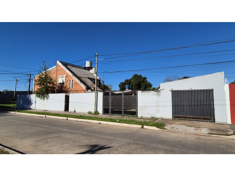 Propiedad en esquina sobre Avenida ideal inversión! - 1