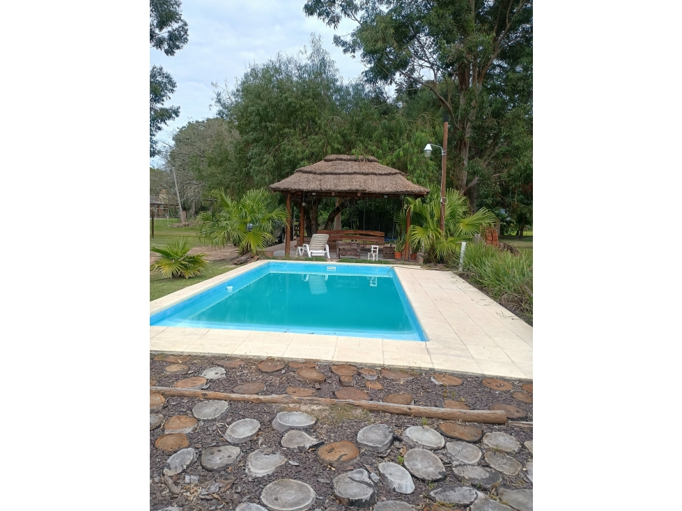 Casa con pileta cálida y luminosa en La María, Colonia Benitez - 5