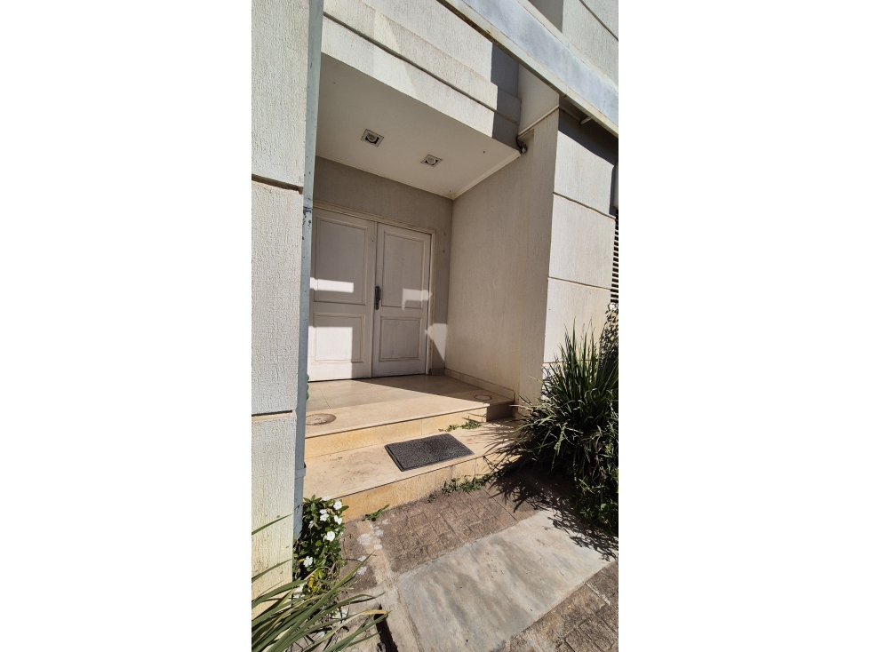 Casa 3 dormitorios y pileta en Parque Golf Club con hermosa vista! — foto 3