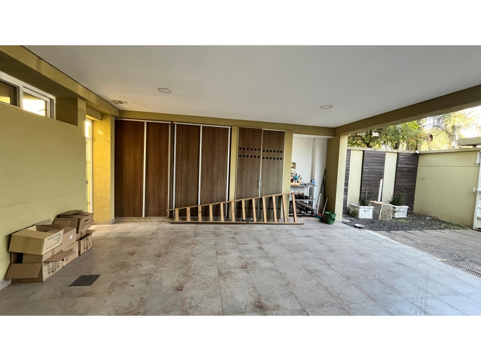 Mágico gran Chalet B° Parque Golf Club! — foto 3