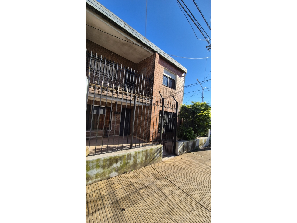 Propiedad en esquina sobre Avenida ideal inversión! - 4