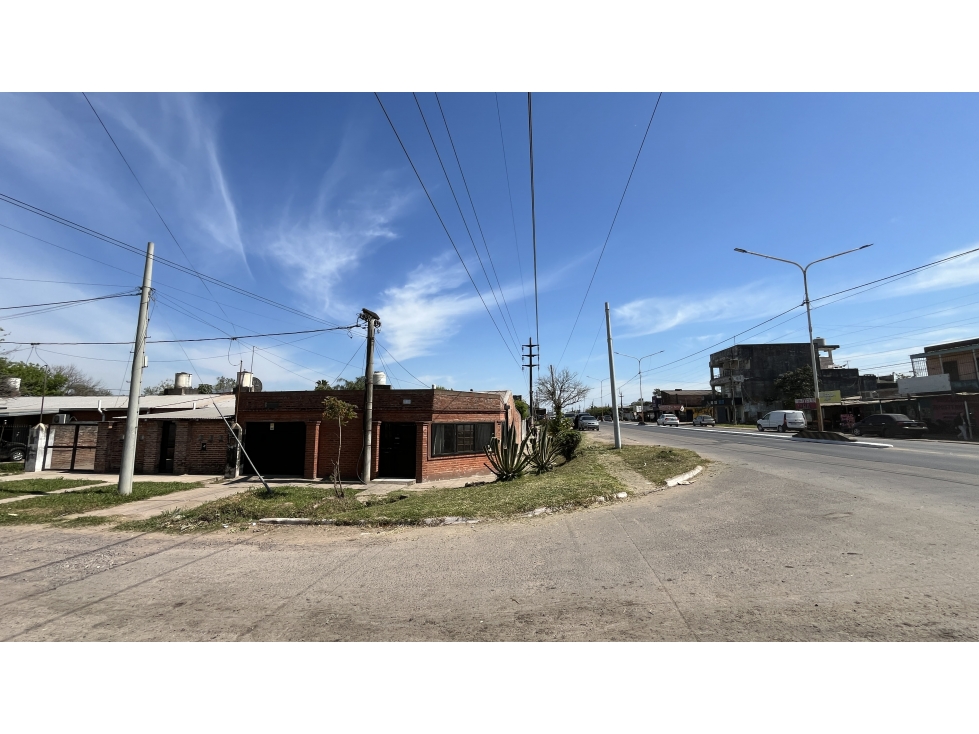 Casa de 4 dormitorios con pileta Av Castelli esquina Yatay — foto 3