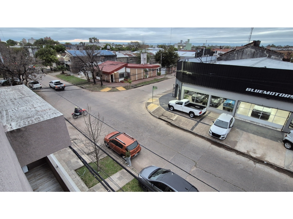 La esquina asombrosa! Locales y departamentazo en venta... — foto 3