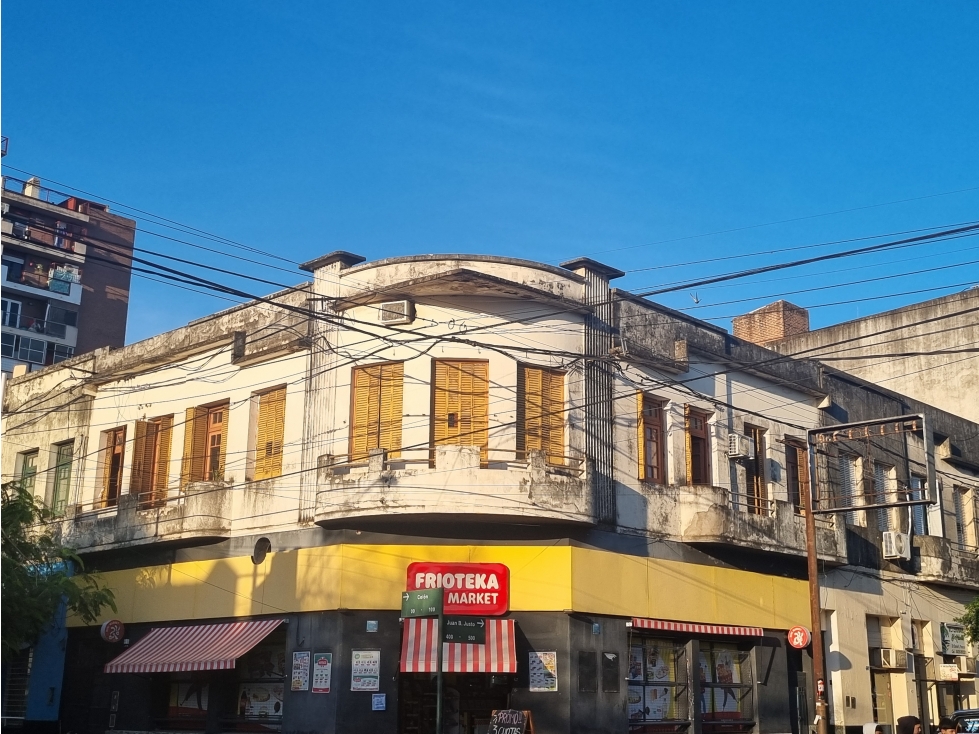 Mega piso histórico en esquina en pleno centro de Resistencia! - 3