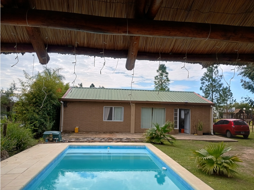 Casa con pileta cálida y luminosa en La María, Colonia Benitez - 3