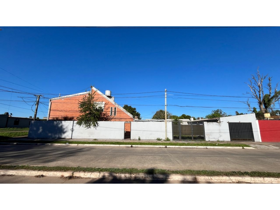 Propiedad en esquina sobre Avenida ideal inversión! - 2