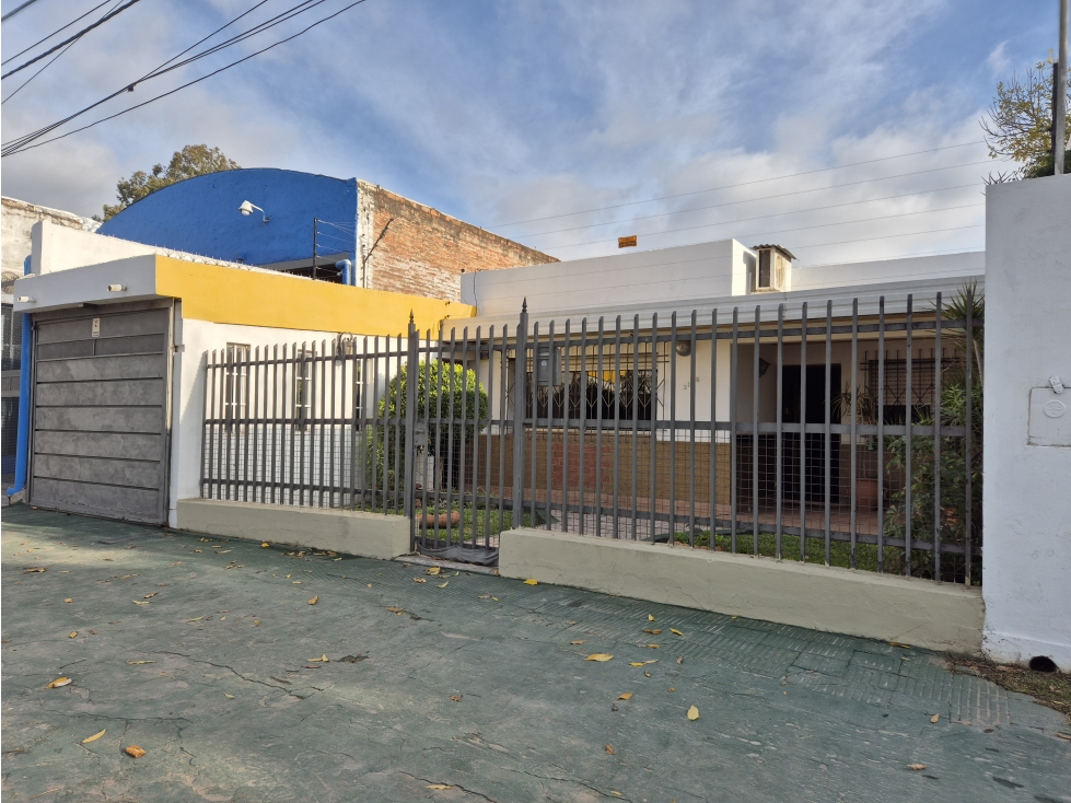 Casa 3 dormitorios con pileta sobre Av 9 de julio! - 4