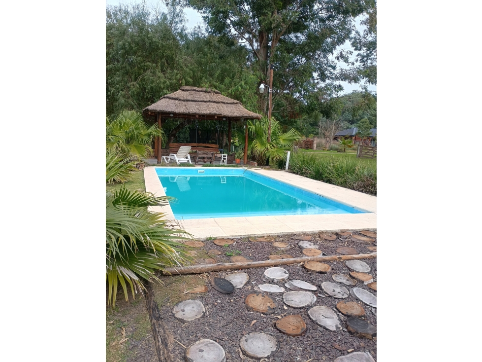 Casa con pileta cálida y luminosa en La María, Colonia Benitez - 2