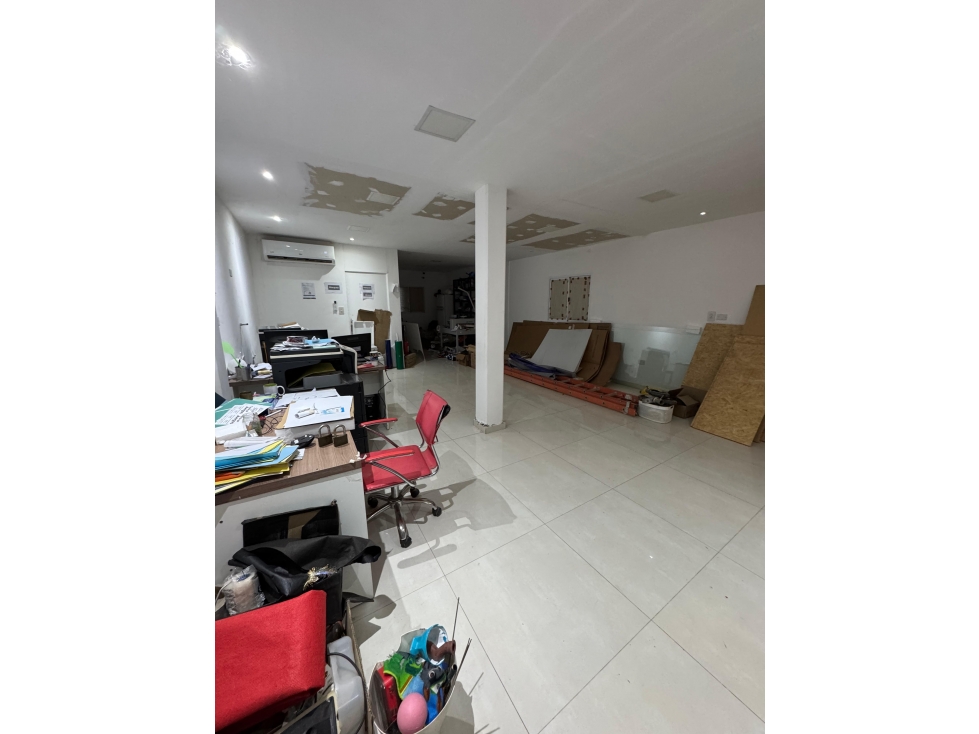 Edificio con Local en PB, galpón y departamentos u oficinas — foto 3
