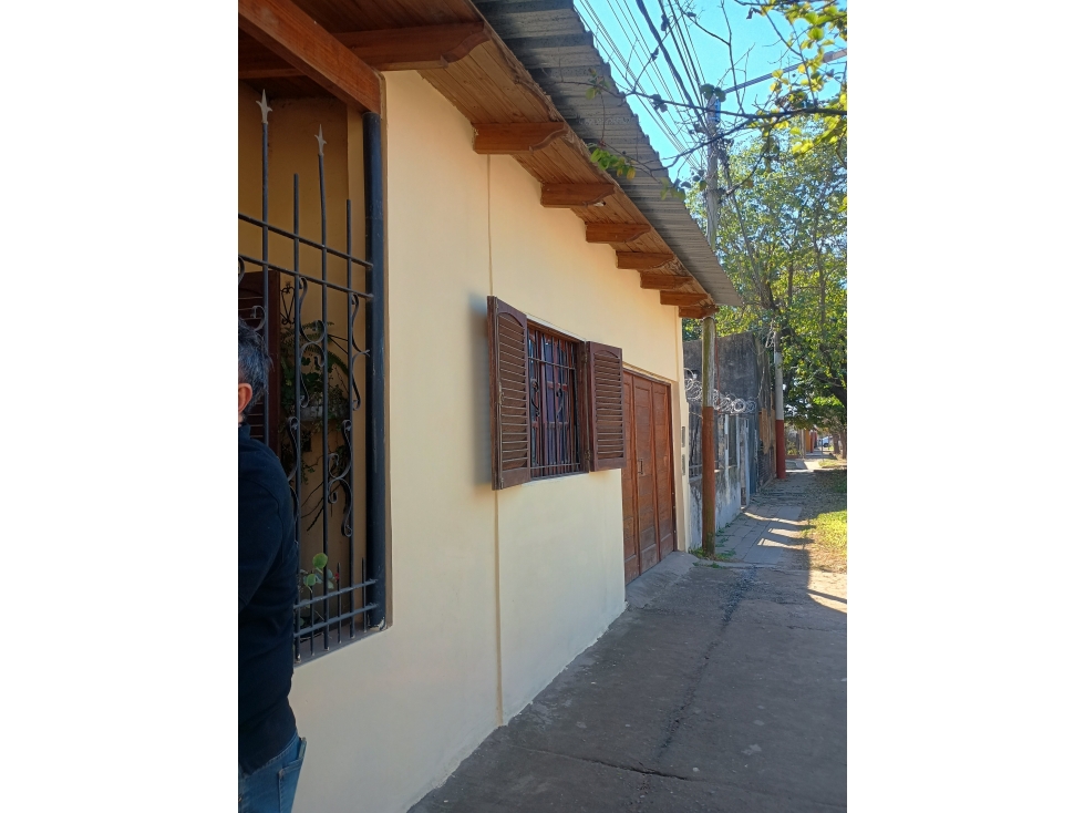 Casa de 2 Dormitorios sobre Avenida!! — foto 5