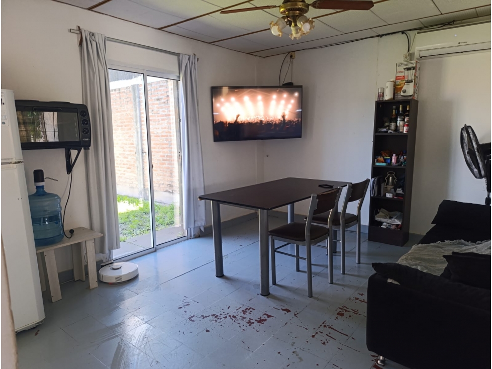 Casa independiente 3 dormitorios sobre Av en las 500 viviendas! - 6