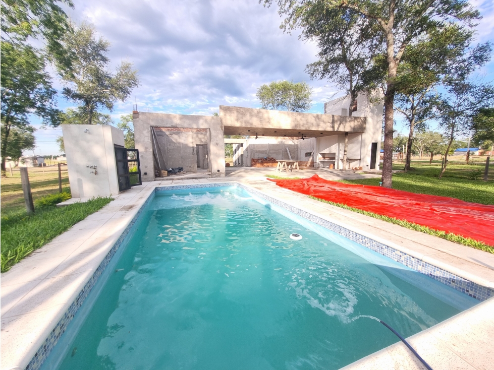 Quincho con pileta y casa a terminar en venta! - 1