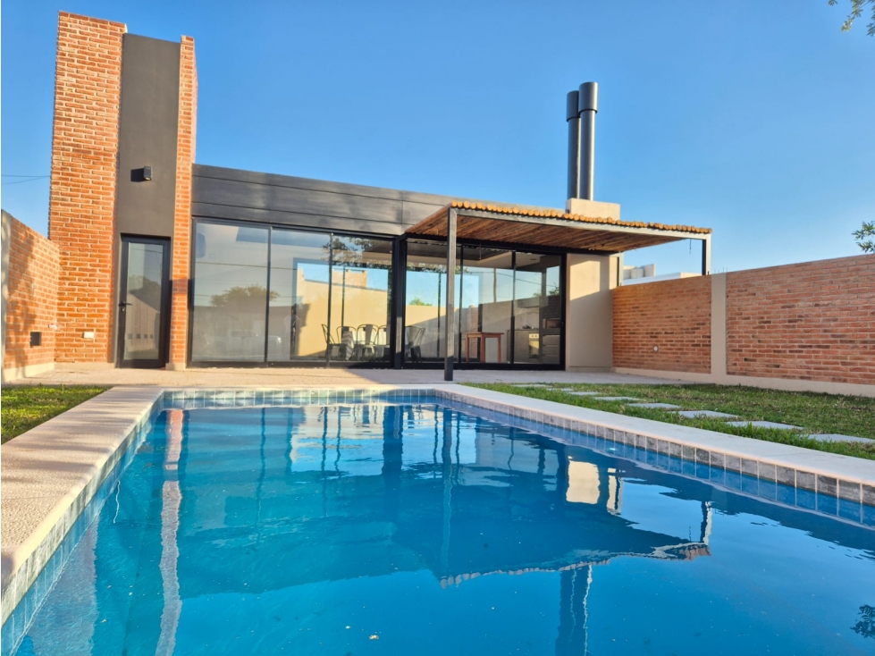 Casa Quincho con Piscina a Estrenar APTO CREDITO!