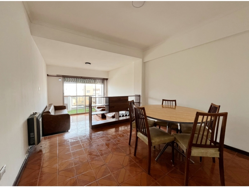 ALQUILER 24 MESES - DOS AMBIENTES CON BALCÓN A LA CALLE Y COCHERA - 1