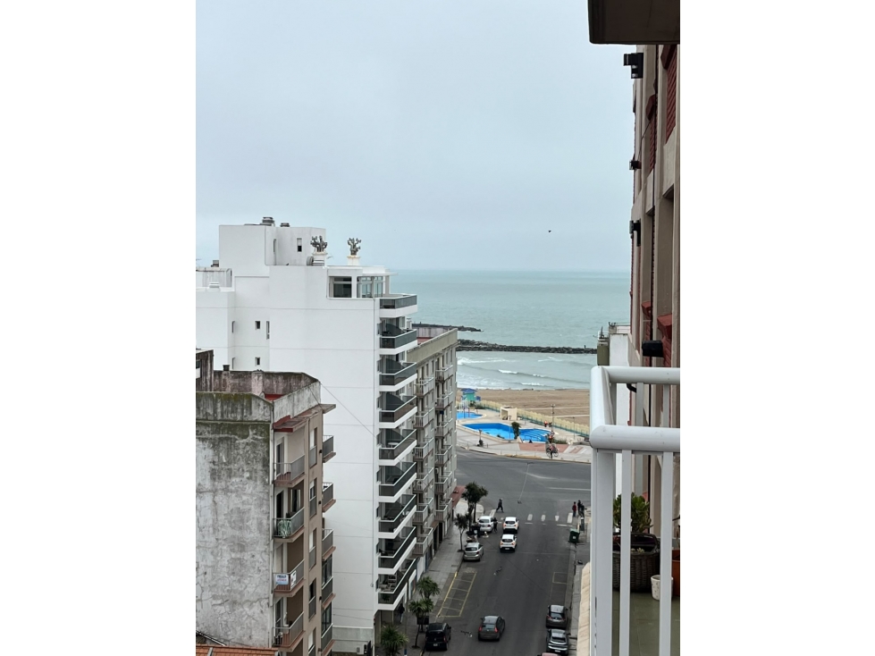 ALQUILER 24 MESES - DOS AMBIENTES EN LA PERLA CON BALCÓN A LA CALLE — foto 4