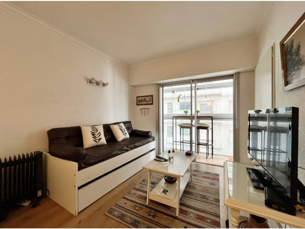 VENTA - DOS AMBIENTES CON BALCÓN, EN EDIFICIO MARAL - 5