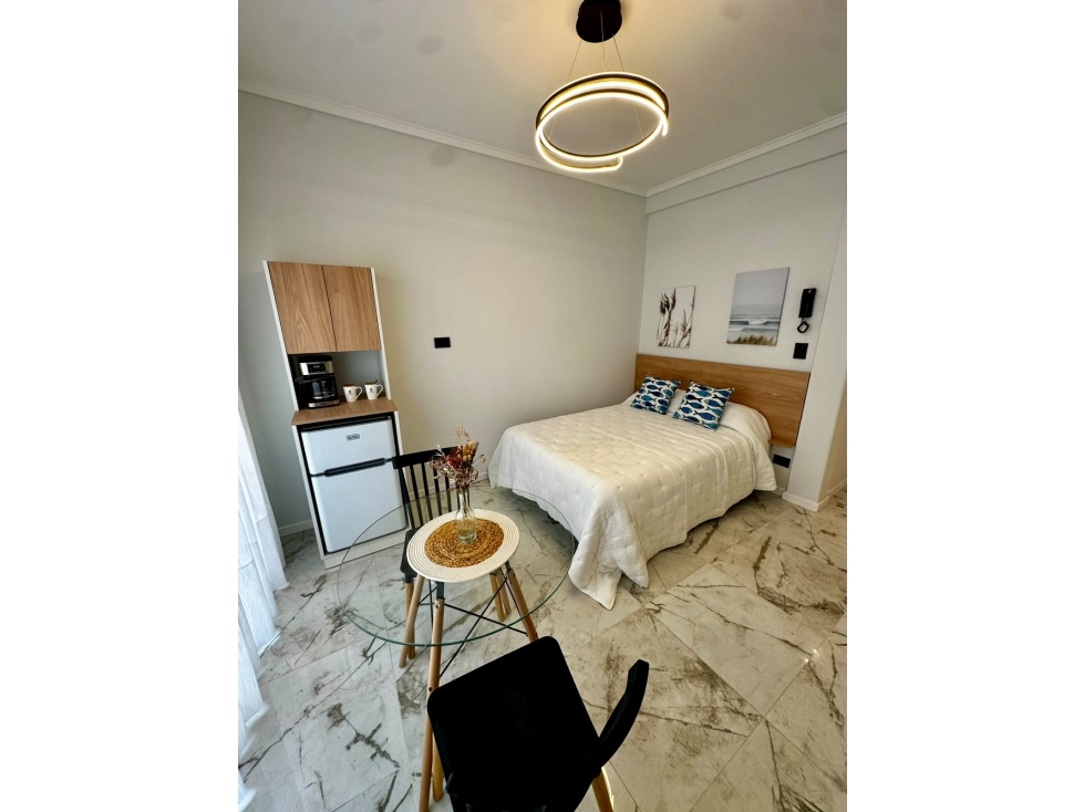 1 AMBIENTE AL LATERAL FRENTE AL MAR - BOULEVARD MARITIMO 2761 - 5