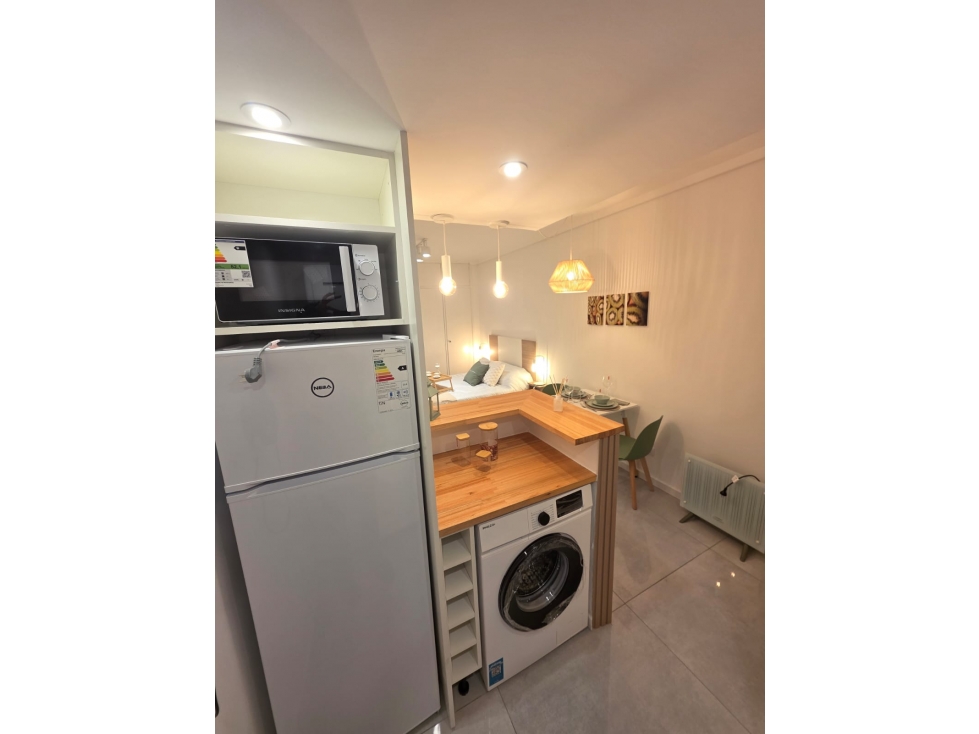 1 AMBIENTE A LA CALLE CON BALCON RECICLADO A NUEVO - FALUCHO 2162 - 4