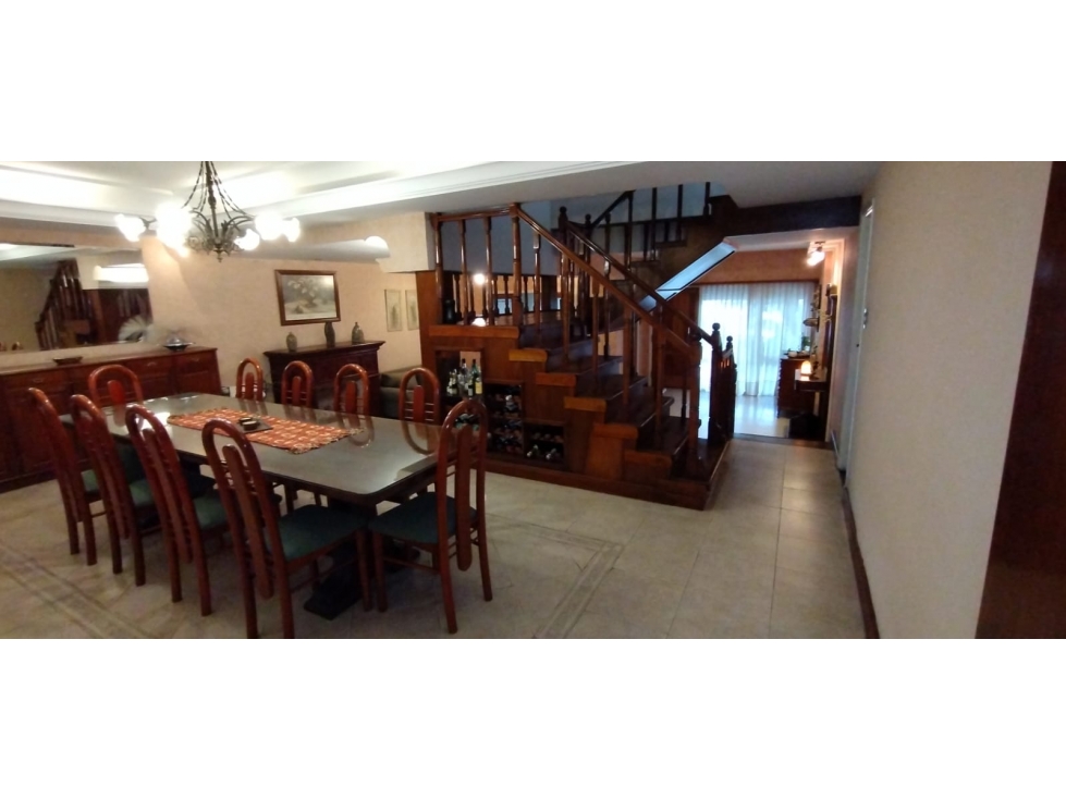 CHALET EN PLENO BARRIO CHAUVIN - MITRE 3000