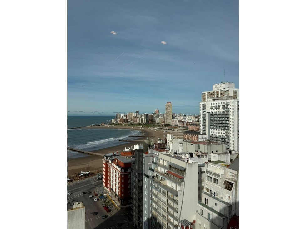 3 AMBIENTES A LA CALLE CON COCHERA Y VISTA AL MAR - CORRIENTES 1575 - 1