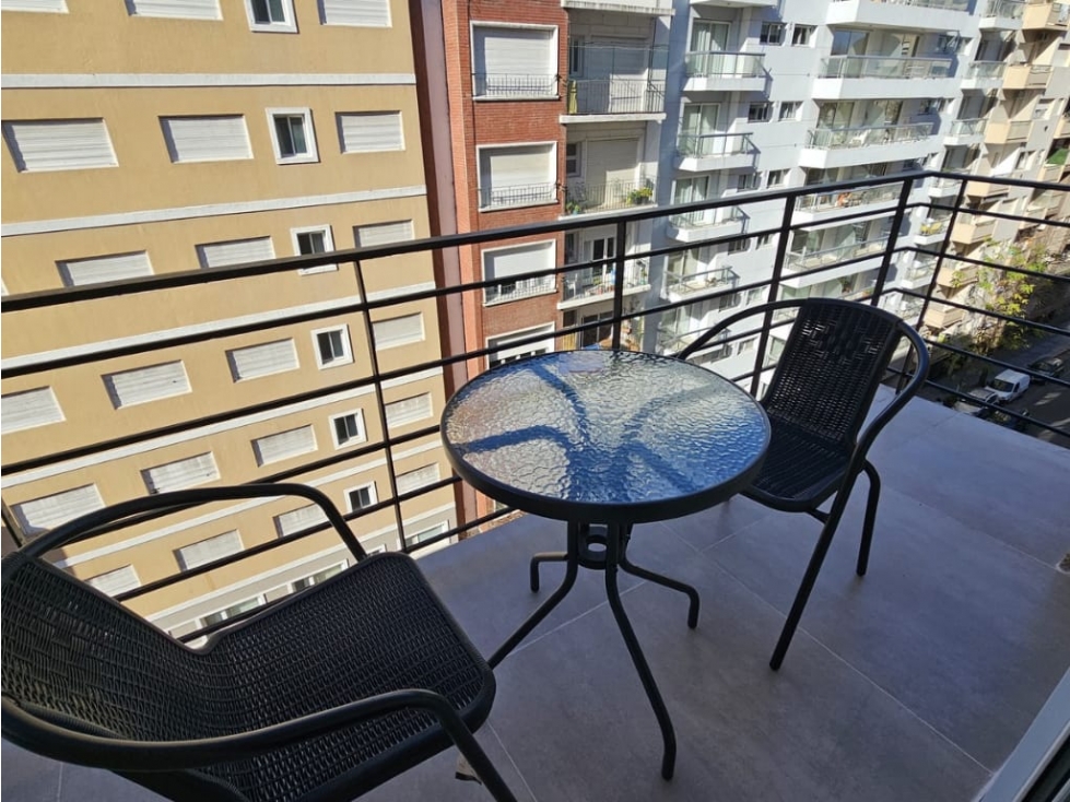 3 AMBIENTES A LA CALLE CON BALCON SALIENTE - BROWN 2420 - 3