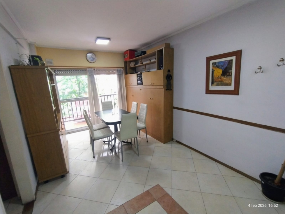 2 AMBIENTES A LA CALLE con BALCON SALIENTE - CORRIENTES 2149