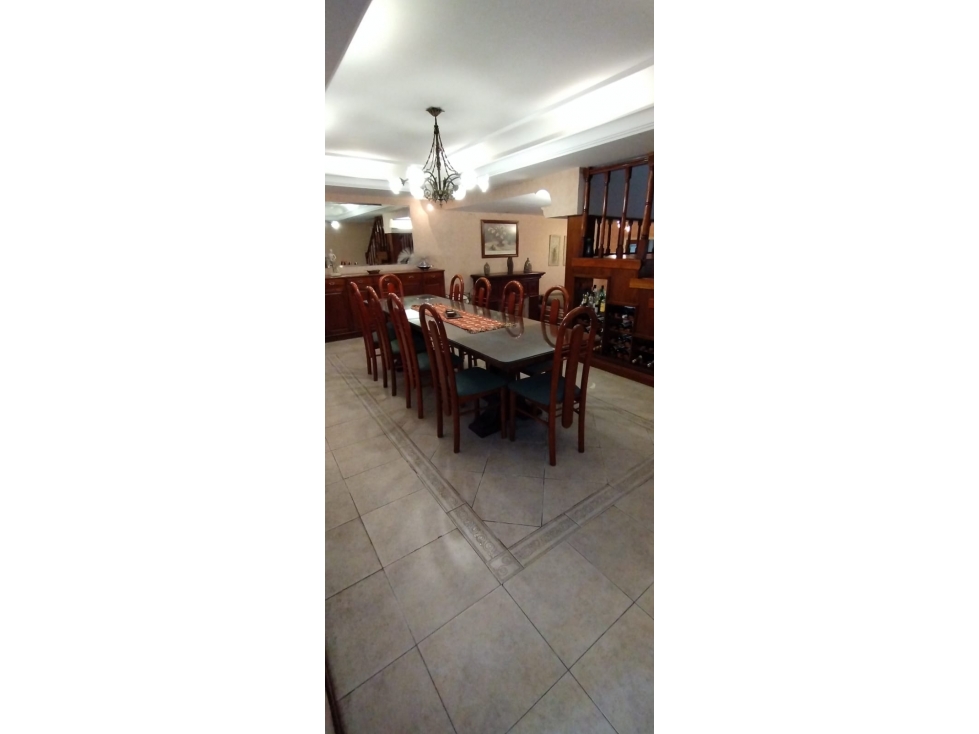 CHALET EN PLENO BARRIO CHAUVIN - MITRE 3000 — foto 4