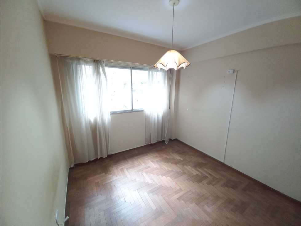 OPORTUNIDAD!! 2 AMBIENTES MUY LUMINOSO EN ESTADO ORIGINAL - SALTA 1725 — foto 4